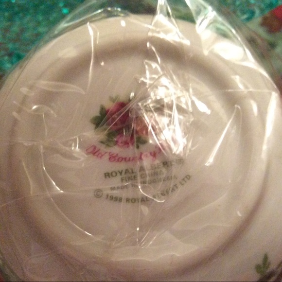 Royal Albert Old Country Roses Afternoon Tea - Picture 5 of 8